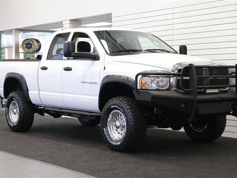 Used 2004 Dodge Ram 2500 Truck SLT AWD/4WD image 2
