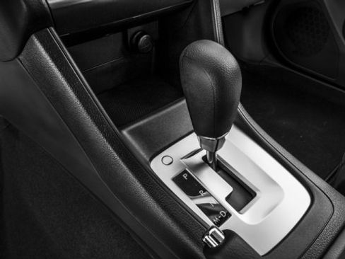 Used 2016 Subaru Impreza 2.0i Premium image 13