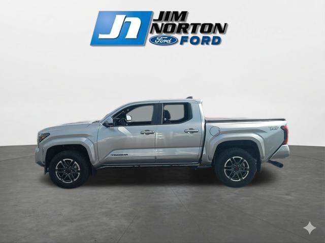 Used 2025 Toyota Tacoma TRD Sport AWD/4WD image 6