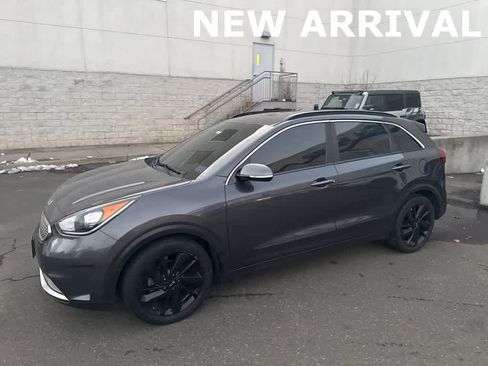 Used 2018 Kia Niro EX w/ EX Touring Graphite Edition image 3