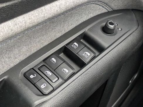 Used 2023 Jeep Compass Latitude w/ Sun and Sound Group AWD/4WD image 25