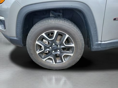 Used 2021 Jeep Compass Trailhawk AWD/4WD image 30