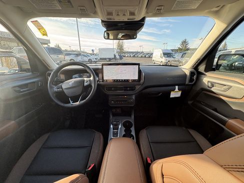 New 2025 Ford Bronco Sport Outer Banks w/ Outer Banks Tech Package+ AWD/4WD image 19