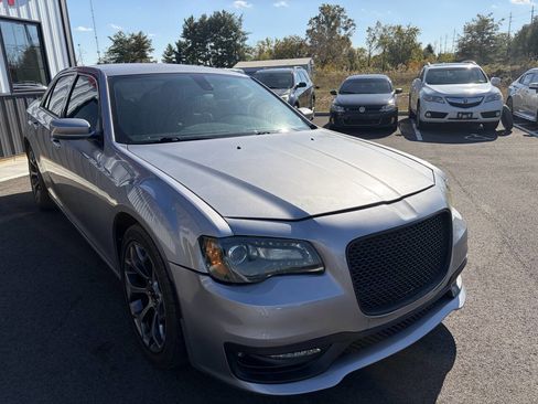 Used 2018 Chrysler 300 S image 4