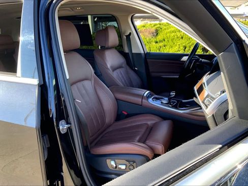 Used 2020 BMW X7 xDrive40i w/ Cold Weather Package image 8