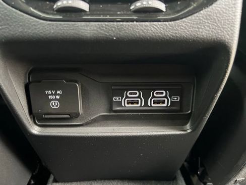 Certified 2023 Jeep Grand Cherokee Laredo w/ Luxury Tech Group I AWD/4WD image 15