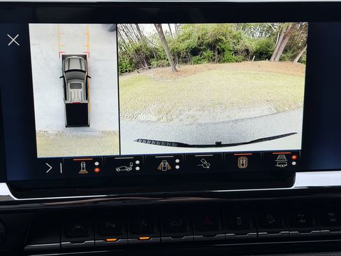 Used 2024 Chevrolet Silverado 1500 ZR2 image 32