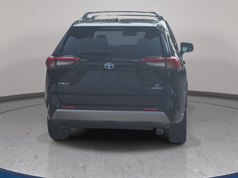 Used 2022 Toyota RAV4 SE w/ Convenience Package AWD/4WD image 6
