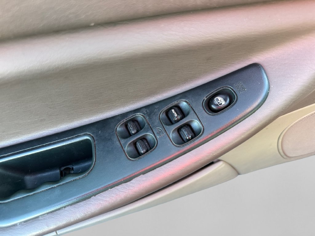 Used 2004 Chrysler Sebring LXi w/ Luxury Group FWD image 14