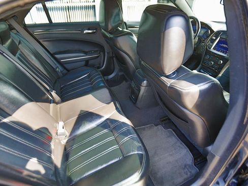 Used 2019 Chrysler 300 S AWD/4WD image 17