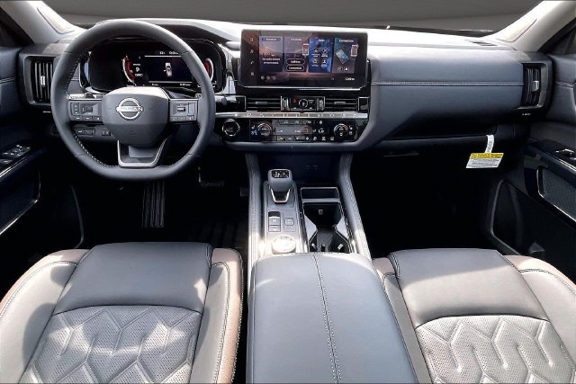 New 2026 Nissan Pathfinder Platinum w/ Accent Package AWD/4WD image 5
