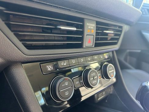 Certified 2021 Volkswagen Jetta SE w/ SE Cold Weather Package image 50