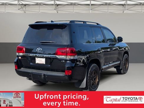 Used 2021 Toyota Land Cruiser image 7