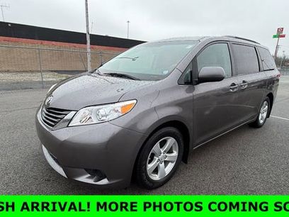Used 2011 Toyota Sienna LE w/ Towing Pkg