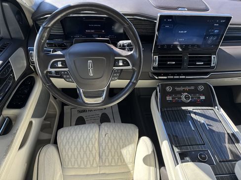 Used 2022 Lincoln Navigator Black Label image 18