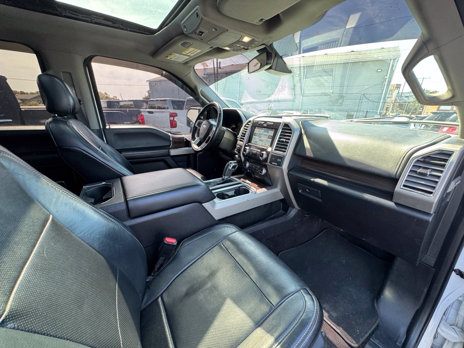 Used 2016 Ford F150 Lariat w/ Equipment Group 502A Luxury AWD/4WD image 35