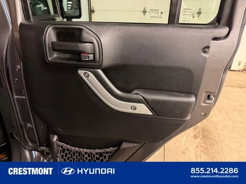 Used 2014 Jeep Wrangler Unlimited Rubicon w/ Max Tow Package AWD/4WD image 28