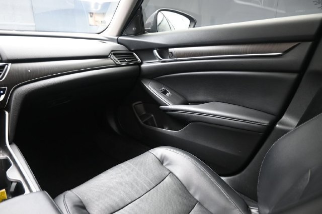 Used 2018 Honda Accord Touring image 26