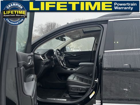 Used 2023 GMC Acadia Denali image 11