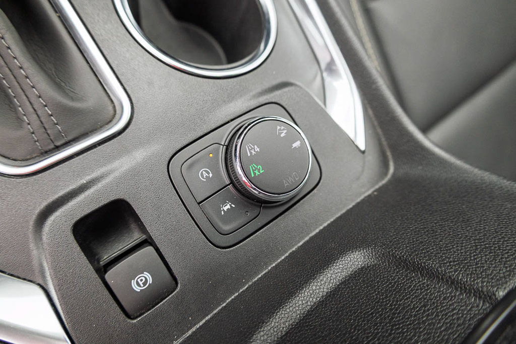 Used 2023 Chevrolet Traverse Premier w/ Redline Edition AWD/4WD image 13