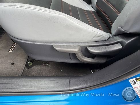 Used 2023 Nissan Kicks SR w/ SR Premium Package image 17