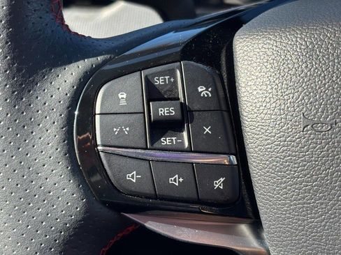 Used 2025 Ford Explorer ST-Line image 19