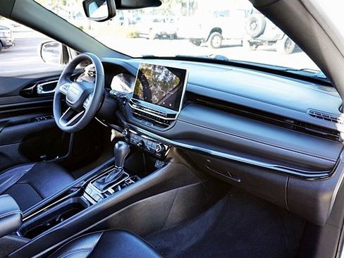 Used 2022 Jeep Compass Altitude image 10