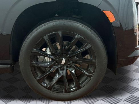 Used 2024 Cadillac Escalade ESV Sport w/ LPO, ONYX Package image 11