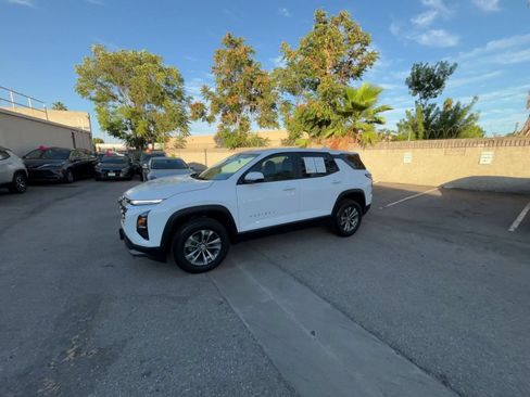 Used 2025 Chevrolet Equinox LT FWD image 7