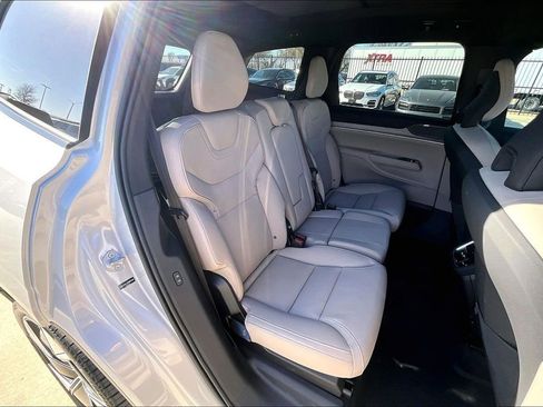 Certified 2025 Volvo EX90 Ultra image 36