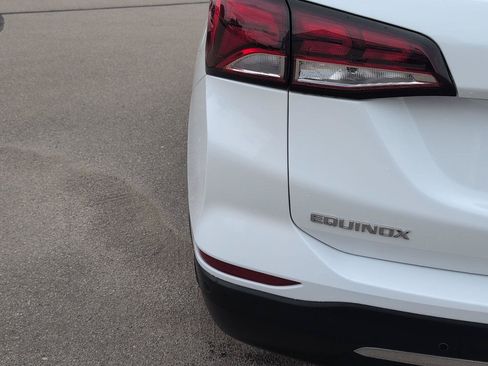 Used 2024 Chevrolet Equinox LT AWD/4WD image 12