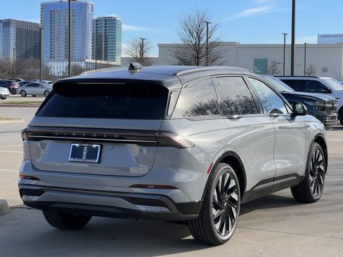 New 2026 Lincoln Nautilus Reserve w/ Jet Appearance Package image 9