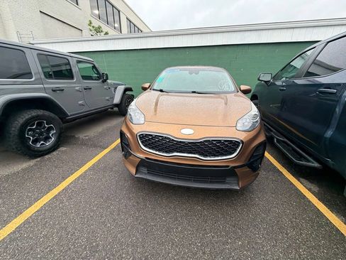 Used 2021 Kia Sportage LX FWD image 2