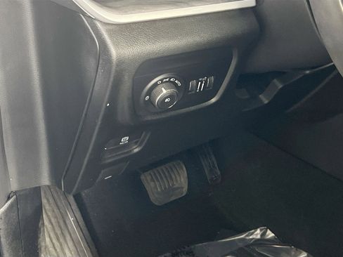 Used 2023 Jeep Grand Cherokee Limited AWD/4WD image 10