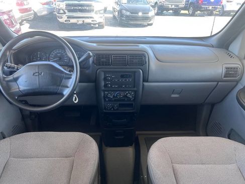 Used 2003 Chevrolet Venture Plus w/ Climate Package image 13
