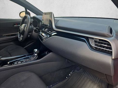 Used 2019 Toyota C-HR XLE FWD image 19