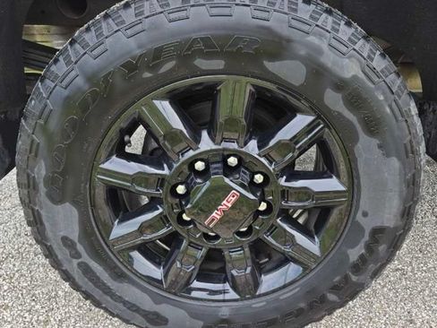 Used 2024 GMC Sierra 2500 AT4 w/ AT4 Premium Plus Package AWD/4WD image 14