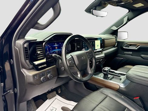 Used 2024 Chevrolet Silverado 1500 High Country w/ Midnight Edition image 9
