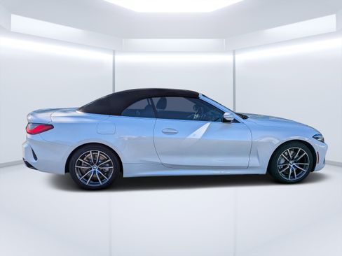 Used 2025 BMW 430i Convertible w/ Premium Package image 5