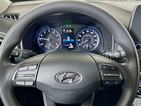 Used 2023 Hyundai Kona SEL image 12