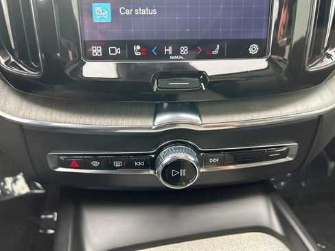 Certified 2025 Volvo XC60 B5 Plus image 25