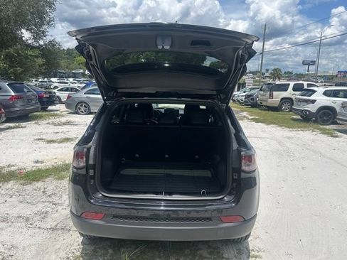 Used 2026 Jeep Compass Latitude AWD/4WD image 16