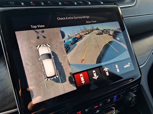 Used 2022 Jeep Grand Cherokee L Limited w/ Luxury Tech Group II image 26