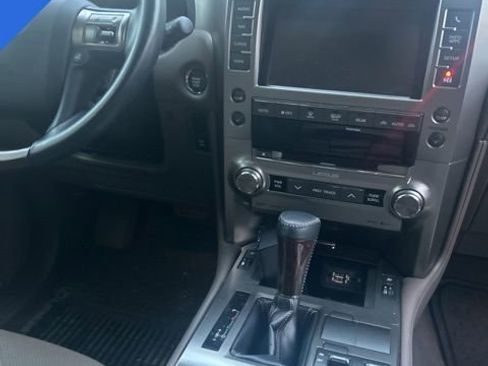 Used 2019 Lexus GX 460 image 17