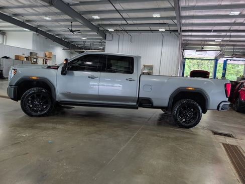 Used 2024 GMC Sierra 3500 AT4 w/ AT4 Premium Plus Package AWD/4WD image 5