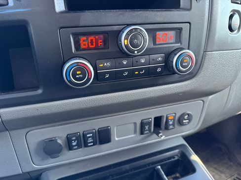 Used 2013 Nissan NV 3500 SL w/ Technology Pkg image 39