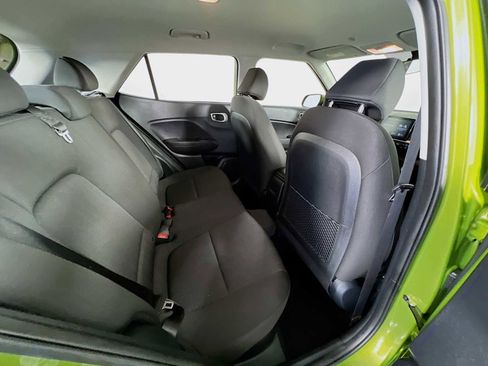 Certified 2024 Hyundai Venue SE image 25