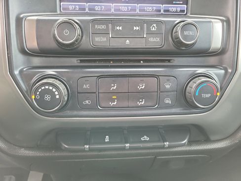 Used 2018 Chevrolet Silverado 1500 LT RWD image 12