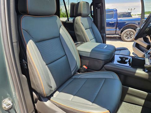New 2026 GMC Yukon AT4 w/ AT4 Premium Plus Package AWD/4WD image 33