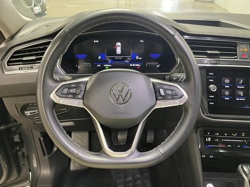 Used 2024 Volkswagen Tiguan SE image 21